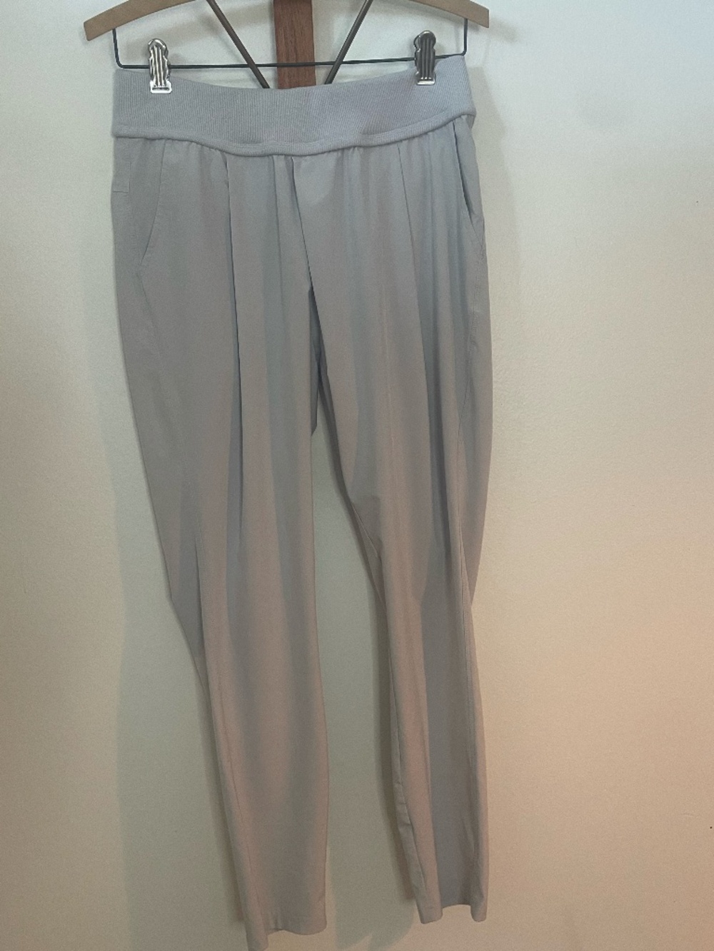 Athleta Brooklyn Mid Rise Ankle Pants in Light Gray Size 6